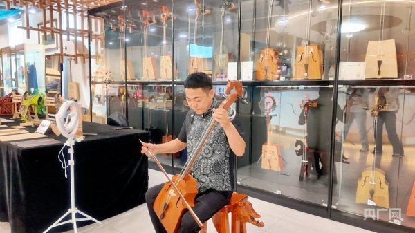 西安股票配资平台 石榴花开北疆红·籽籽同心家国情&#32;|&#32;在非遗里触摸“文化脉动”