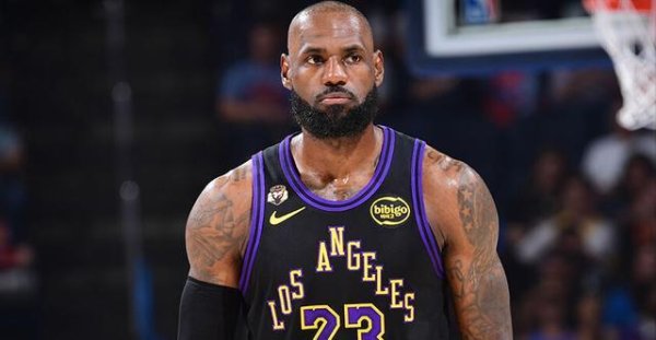 配资查询网 NBA今日里程碑：詹姆斯28+6+12+4刷纪录!26分钟40+13+5创历史